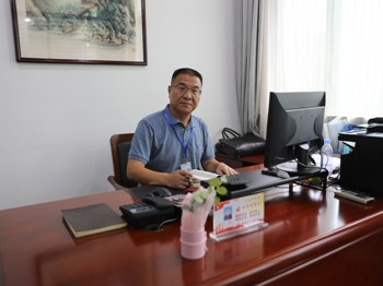 校长简介